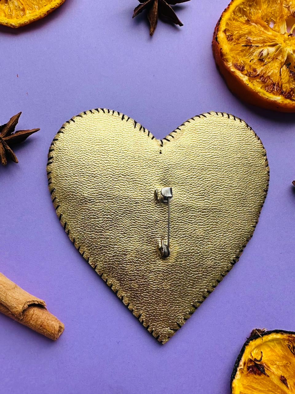 Spooky Black Heart Halloween Brooch Spiink