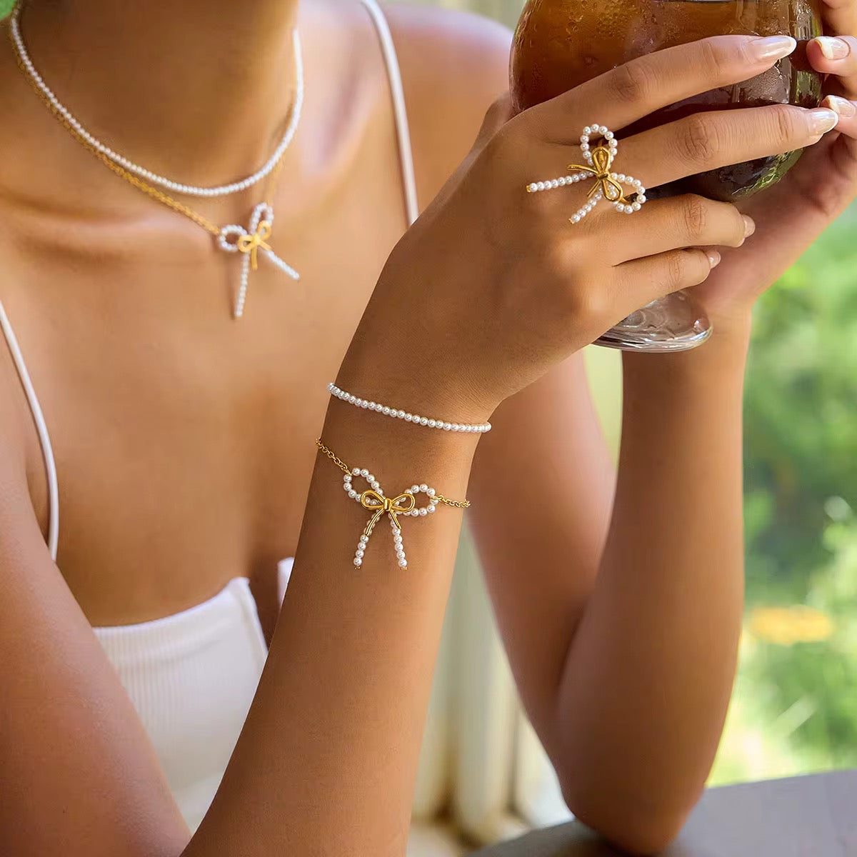 Petite Bow Pearly Necklace