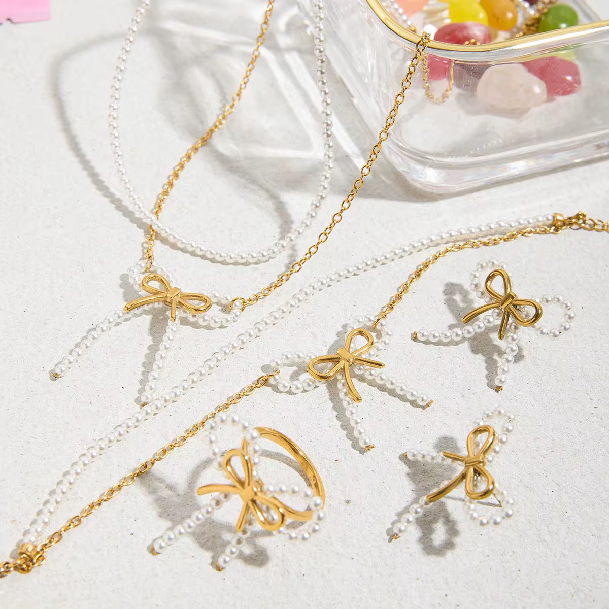 Petite Bow Pearly Necklace