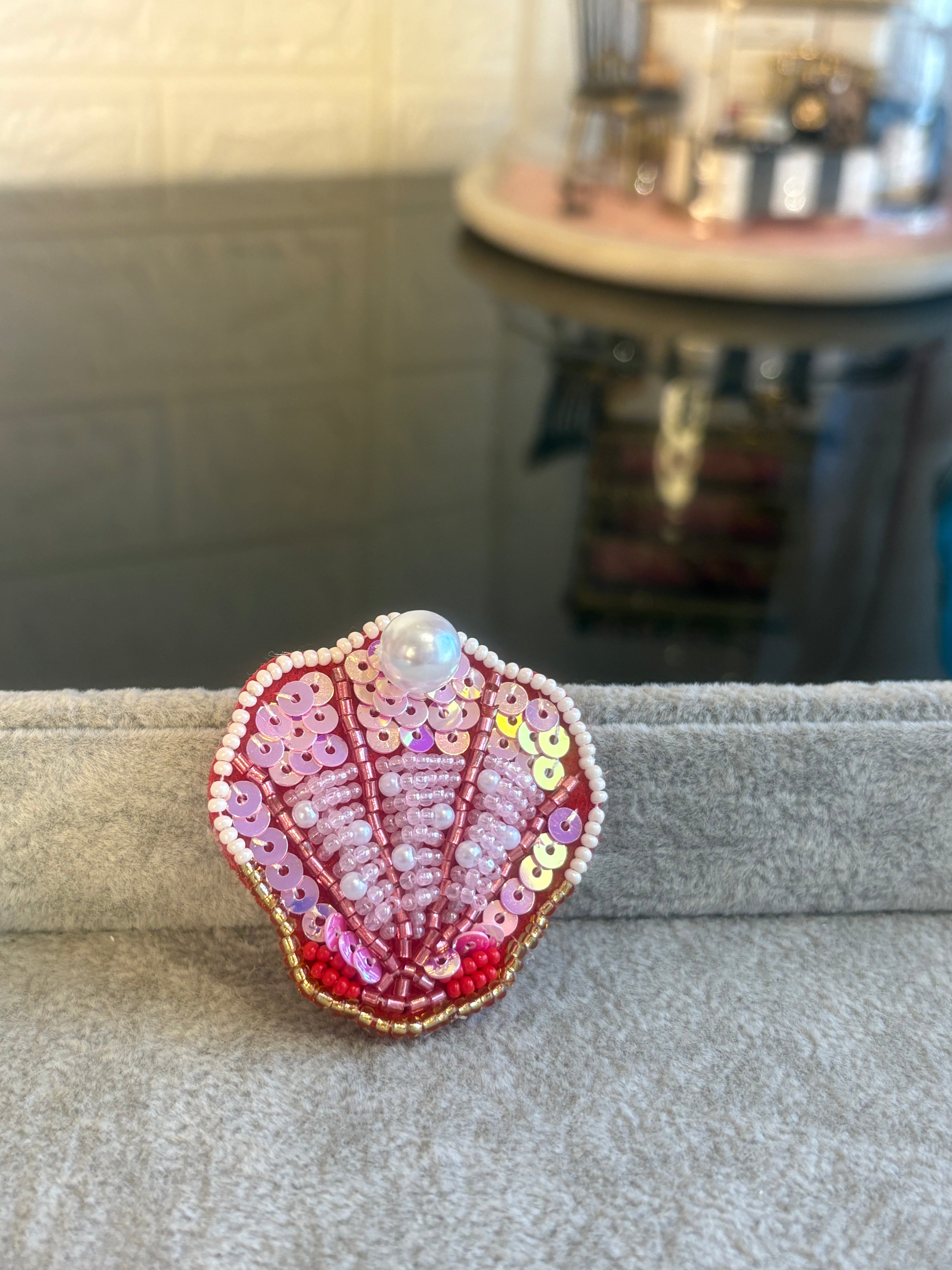 Shell-f Love Brooch